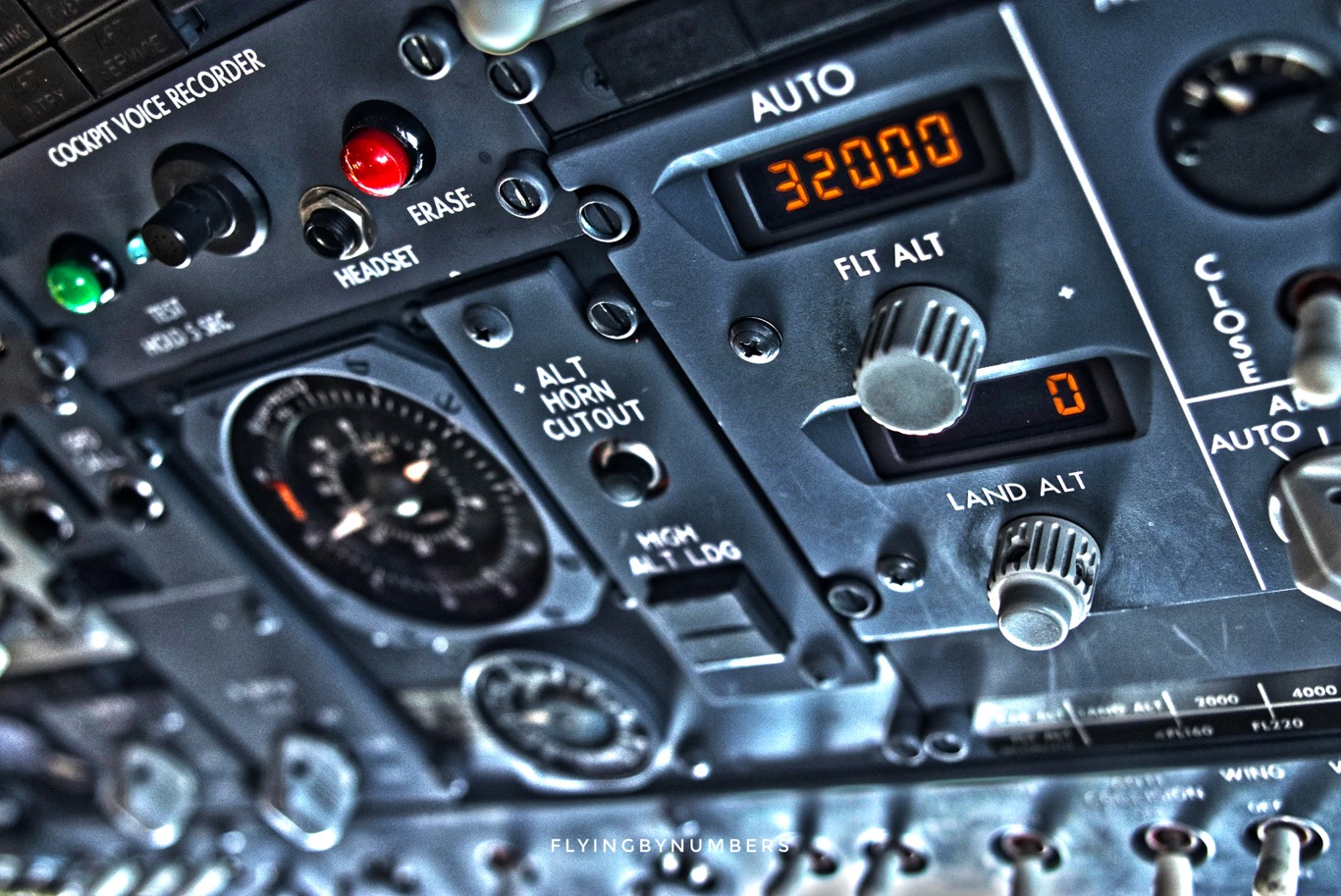 cabin pressure controller showing cruising altitude of 32,000 ft