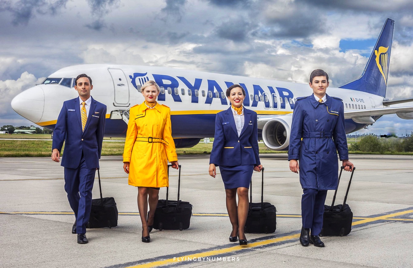 4 Ryanair flight attendants are required to operate a Boeing 737